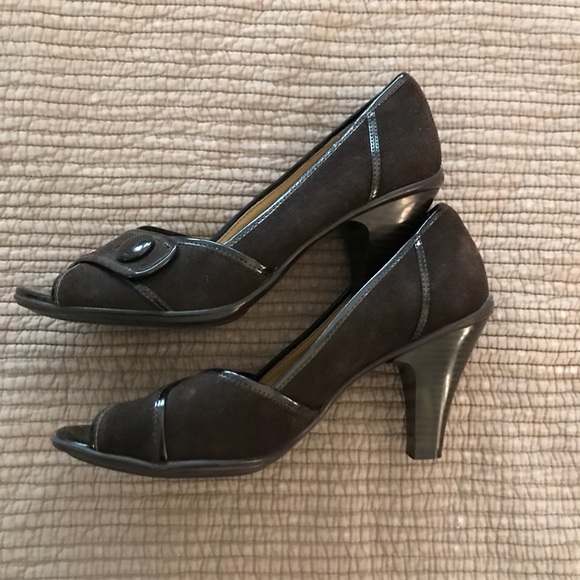 Merona Suede-Finish Brown Peep-Toe Heels - Picture 5 of 8